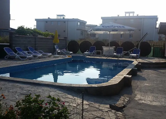 Апартамент димитров *